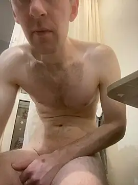 Snapshot of LynnAhNight chatting on February 18, 2026, 3:26 am LynnAhNight online show from February 18, 2026, 3:26 am