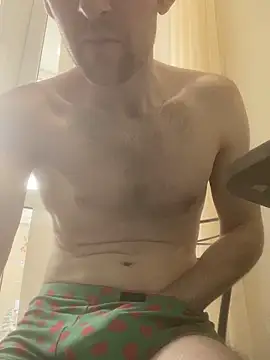 LynnAhNight online show from April 5, 2026, 6:31 am