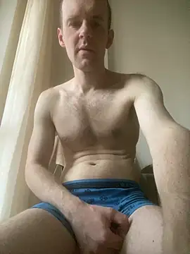 LynnAhNight online show from May 13, 2026, 3:24 am