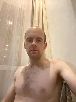 Snapshot of LynnAhNight chatting on November 18, 2025, 2:49 am LynnAhNight online show from November 18, 2025, 2:49 am