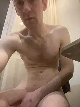 Snapshot of LynnAhNight chatting on February 17, 2026, 3:15 am LynnAhNight online show from February 17, 2026, 3:15 am