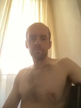 LynnAhNight online show from September 21, 2025, 5:34 am