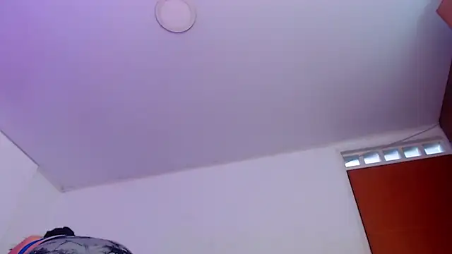 Snapshot of Taliana36 chatting on February 13, 2025, 4:39 pm Taliana36 online show from February 13, 2025, 4:39 pm