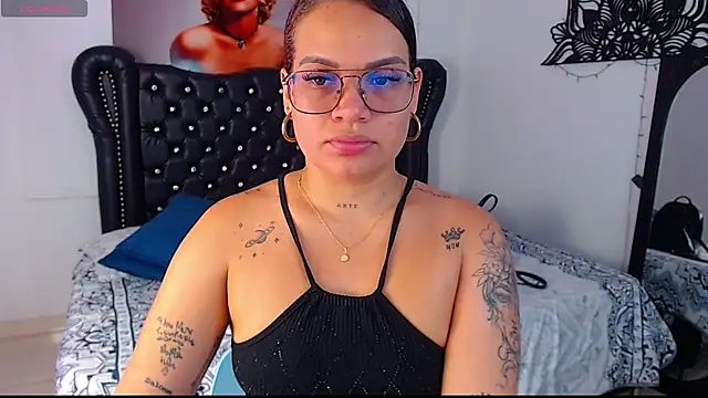 Snapshot of Taliana36 chatting on October 22, 2025, 12:26 pm Taliana36 online show from October 22, 2025, 12:26 pm