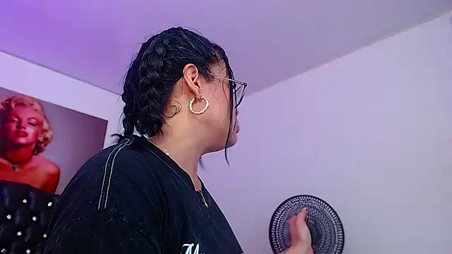 Snapshot of Taliana36 chatting on February 12, 2025, 1:16 pm Taliana36 online show from February 12, 2025, 1:16 pm