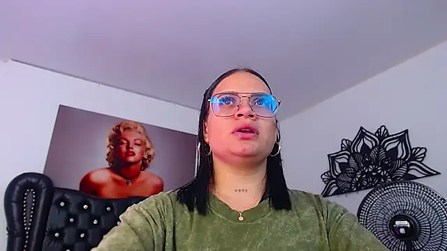 Snapshot of Taliana36 chatting on March 5, 2025, 1:06 pm Taliana36 online show from March 5, 2025, 1:06 pm