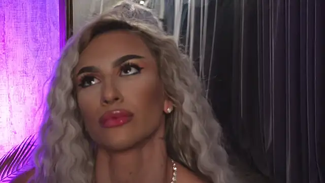 Snapshot of KarlaBart chatting on October 1, 2025, 7:51 pm KarlaBart online show from October 1, 2025, 7:51 pm