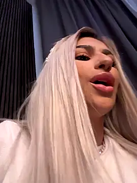 Snapshot of KarlaBart chatting on October 4, 2025, 7:26 pm KarlaBart online show from October 4, 2025, 7:26 pm