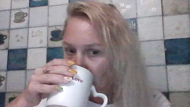 Snapshot of Anna_wey chatting on September 19, 2025, 6:45 pm Anna wey online show from September 19, 2025, 6:45 pm