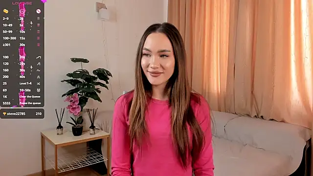 ElwineDevon online show from March 6, 2025, 10:30 am