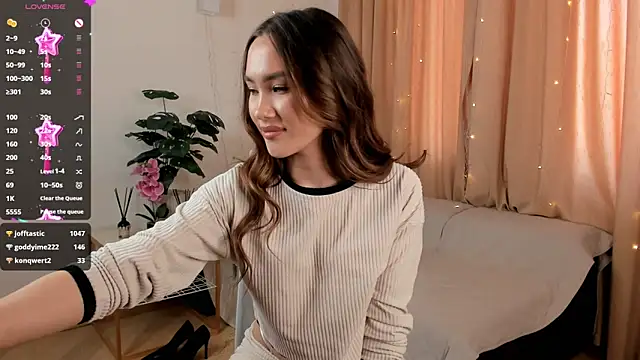 ElwineDevon online show from March 9, 2025, 12:20 pm