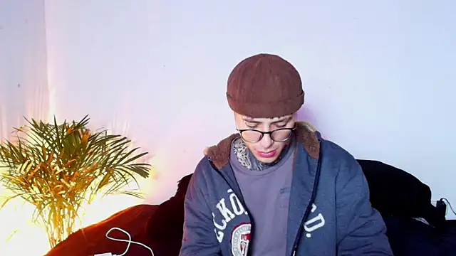 Snapshot of 7_Saturno_7 chatting on October 29, 2025, 10:31 pm 7 Saturno 7 online show from October 29, 2025, 10:31 pm