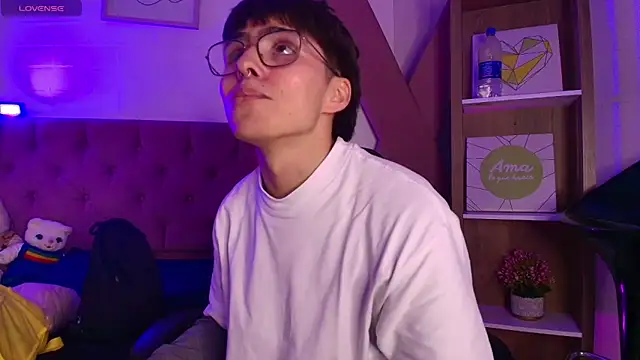 Snapshot of PepperTwink chatting on October 4, 2025, 4:30 pm PepperTwink online show from October 4, 2025, 4:30 pm