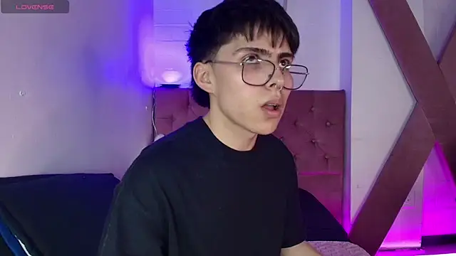 Snapshot of PepperTwink chatting on September 27, 2025, 4:24 pm PepperTwink online show from September 27, 2025, 4:24 pm