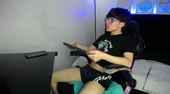 PepperTwink online show from February 8, 2025, 12:28 pm