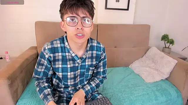 PepperTwink online show from March 1, 2025, 12:45 pm