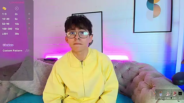 PepperTwink online show from March 9, 2025, 2:21 pm