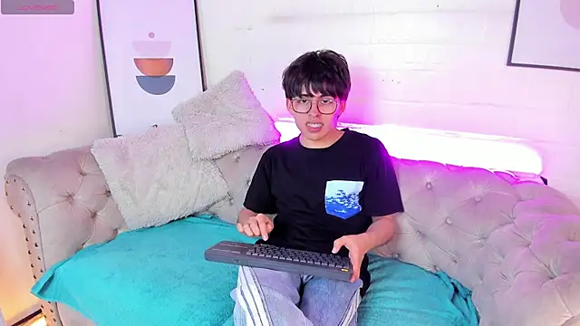 PepperTwink online show from February 17, 2025, 1:44 pm