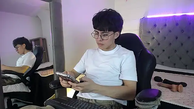 Snapshot of PepperTwink chatting on September 17, 2025, 4:09 pm PepperTwink online show from September 17, 2025, 4:09 pm