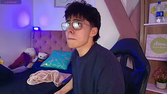 Snapshot of PepperTwink chatting on October 2, 2025, 4:54 pm PepperTwink online show from October 2, 2025, 4:54 pm