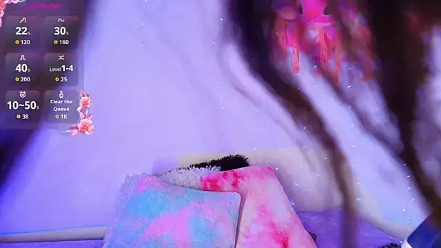 maddie 18 online show from October 9, 2025, 12:17 pm