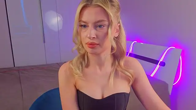 Snapshot of AnitaLamb chatting on October 19, 2025, 5:21 am AnitaLamb online show from October 19, 2025, 5:21 am