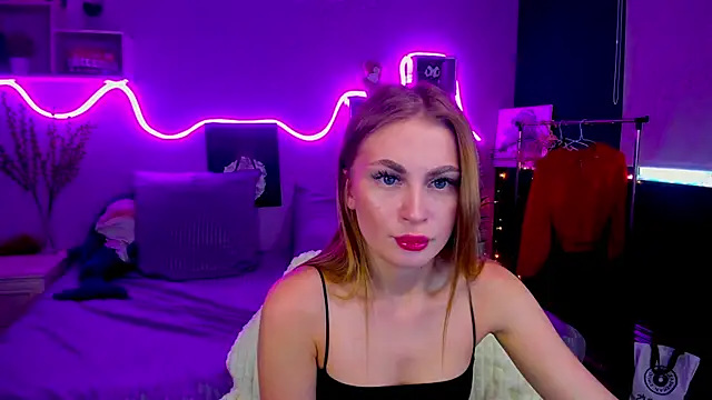 AnitaLamb online show from February 4, 2025, 8:02 am