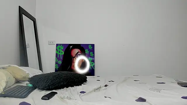 Snapshot of andrea_cherryy chatting on November 27, 2025, 1:33 pm andrea cherryy online show from November 27, 2025, 1:33 pm