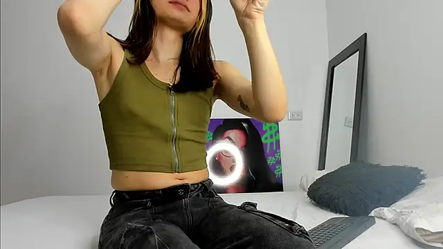 Snapshot of andrea_cherryy chatting on November 15, 2025, 2:32 pm andrea cherryy online show from November 15, 2025, 2:32 pm