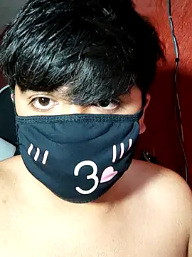 Snapshot of LuisA_Femm chatting on February 20, 2025, 5:55 am LuisA Femm online show from February 20, 2025, 5:55 am