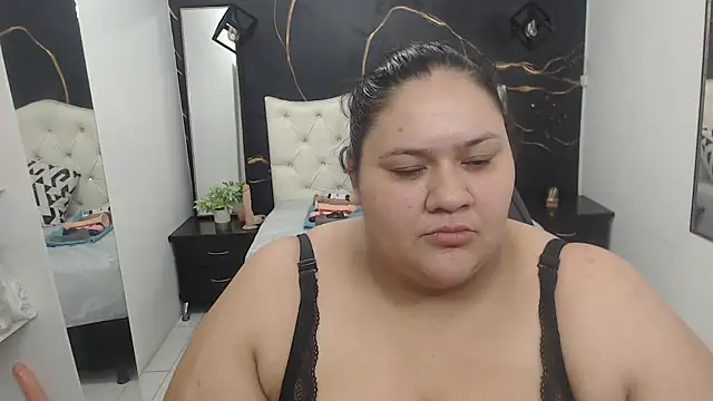 Snapshot of Aaliyah11 chatting on March 18, 2025, 2:40 am Aaliyah11 online show from March 18, 2025, 2:40 am