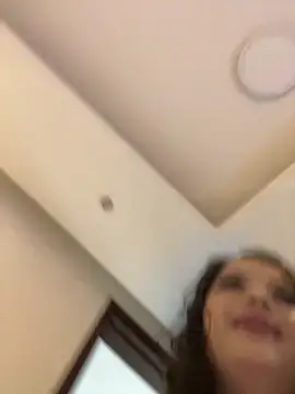 SamantaRave online show from September 19, 2025, 1:37 pm