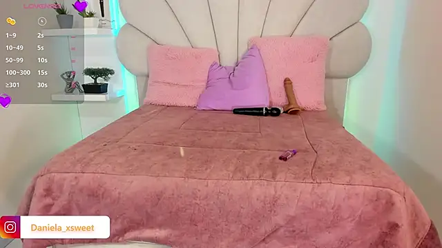 Danielaangelina online show from April 3, 2026, 5:25 am