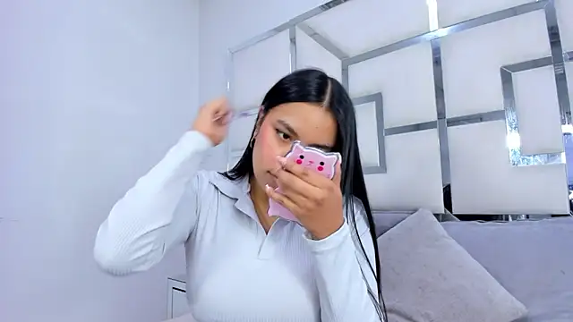 Snapshot of ZoeWan69 chatting on November 1, 2025, 11:37 am ZoeWan69 online show from November 1, 2025, 11:37 am