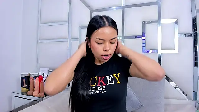 Snapshot of ZoeWan69 chatting on November 7, 2025, 11:26 am ZoeWan69 online show from November 7, 2025, 11:26 am