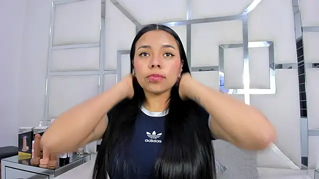 Snapshot of ZoeWan69 chatting on November 11, 2025, 11:38 am ZoeWan69 online show from November 11, 2025, 11:38 am