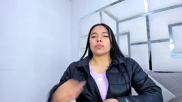 Snapshot of ZoeWan69 chatting on November 2, 2025, 12:32 pm ZoeWan69 online show from November 2, 2025, 12:32 pm