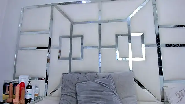 Snapshot of ZoeWan69 chatting on December 3, 2025, 11:31 am ZoeWan69 online show from December 3, 2025, 11:31 am