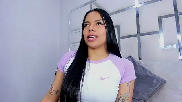 Snapshot of ZoeWan69 chatting on October 5, 2025, 1:46 pm ZoeWan69 online show from October 5, 2025, 1:46 pm