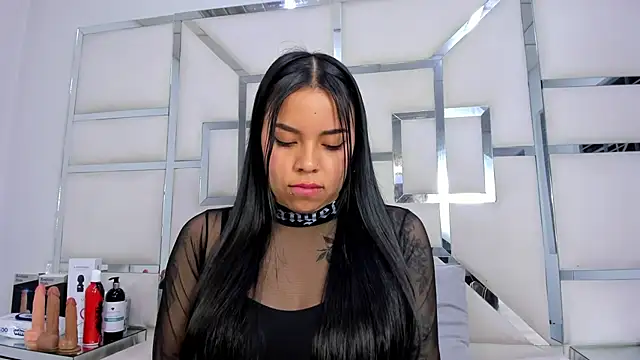 Snapshot of ZoeWan69 chatting on November 10, 2025, 2:49 am ZoeWan69 online show from November 10, 2025, 2:49 am