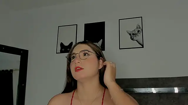 Snapshot of Anniferreira2 chatting on October 22, 2025, 2:33 am Anniferreira2 online show from October 22, 2025, 2:33 am