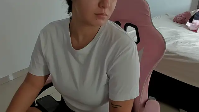 Snapshot of Anniferreira2 chatting on October 23, 2025, 7:23 pm Anniferreira2 online show from October 23, 2025, 7:23 pm