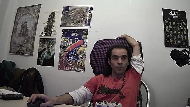 ReyDeBotones online show from April 19, 2026, 8:33 pm