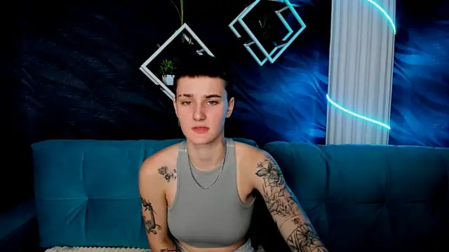 LindaBryantt online show from March 7, 2025, 6:35 am