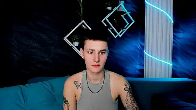 LindaBryantt online show from March 4, 2025, 1:59 pm