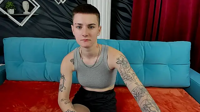 LindaBryantt online show from February 25, 2025, 1:00 pm