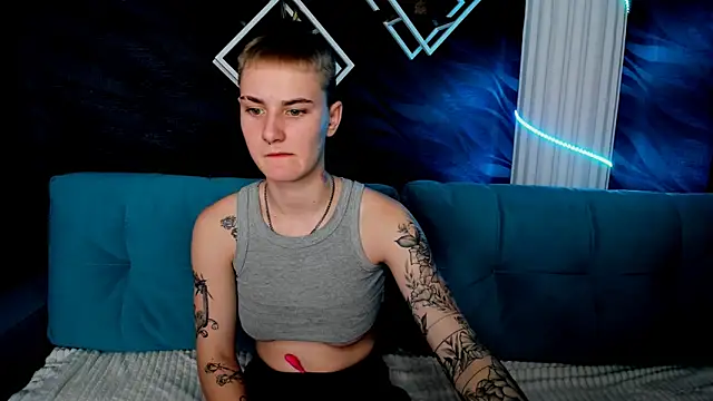 LindaBryantt online show from March 20, 2025, 7:58 am