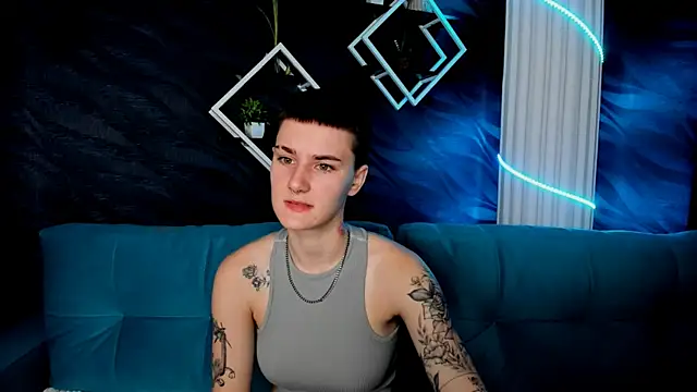 LindaBryantt online show from March 7, 2025, 3:19 am