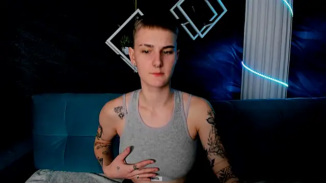 LindaBryantt online show from March 13, 2025, 11:08 am
