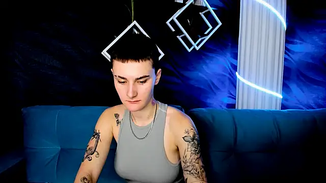 LindaBryantt online show from March 2, 2025, 2:15 pm